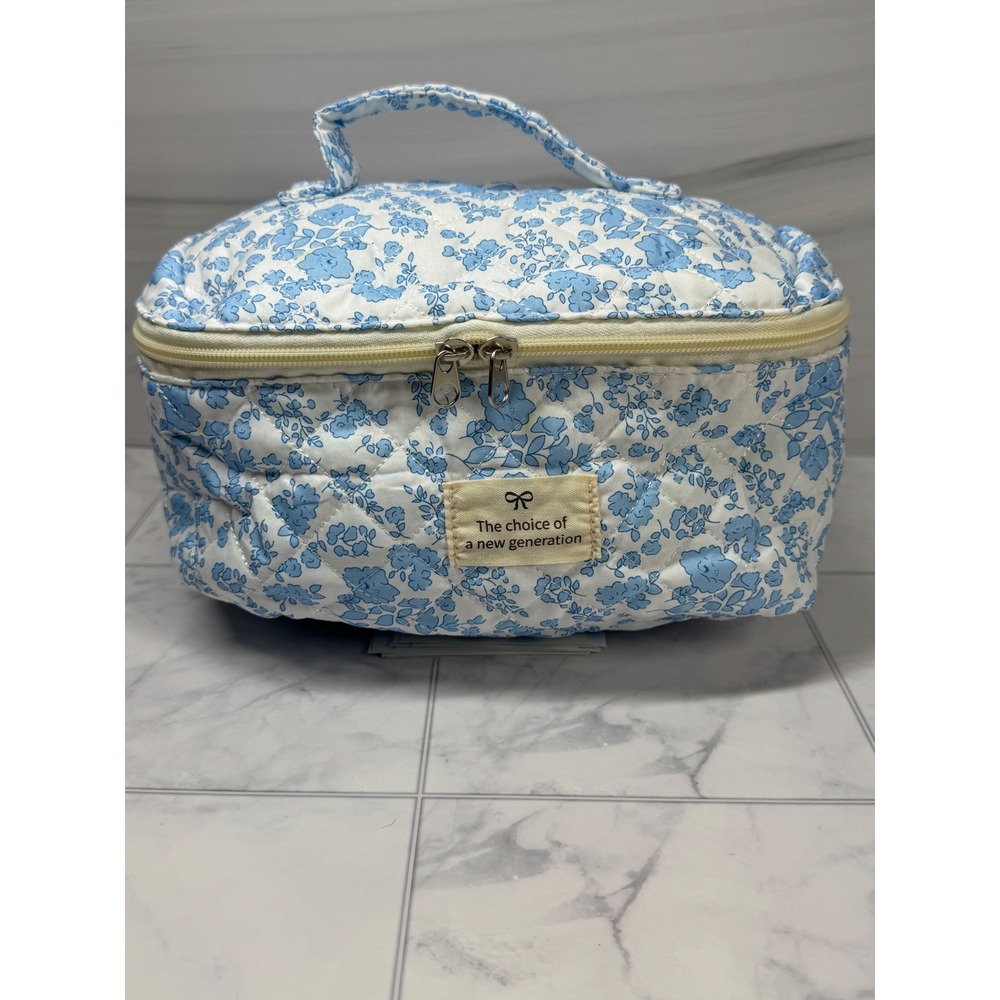 Yiwu Blue Floral Quilted Makeup Bag Travel Toiletry Case Vanity Organizer NWT